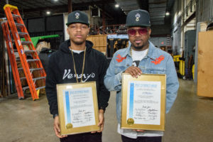 Jermaine-Dupri-Bow-Wow-Award-Detroit-Spirit-the-bobby-pen