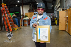 Jermaine-Dupri-Bow-Wow-Award-Detroit-Spirit-the-bobby-pen