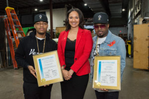 Jermaine-Dupri-Bow-Wow-Award-Detroit-Spirit-the-bobby-pen